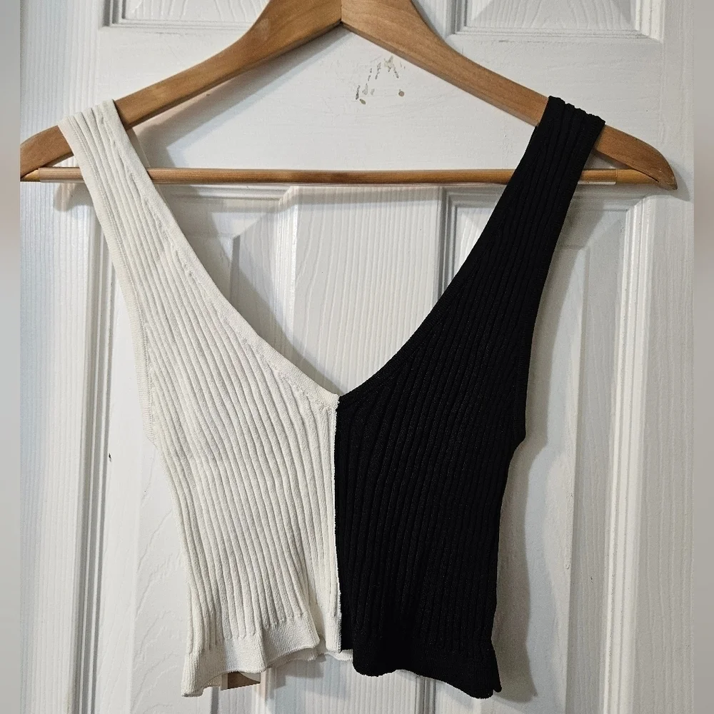 NWT LABECA LONDON RIBBED CROPPED TOP - Picture 3 of 7